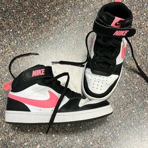 Nike High Tops - KIDS' NIKE BIG KID COURT BOROUGH MID 2 SNEAKERS - 3.5Y